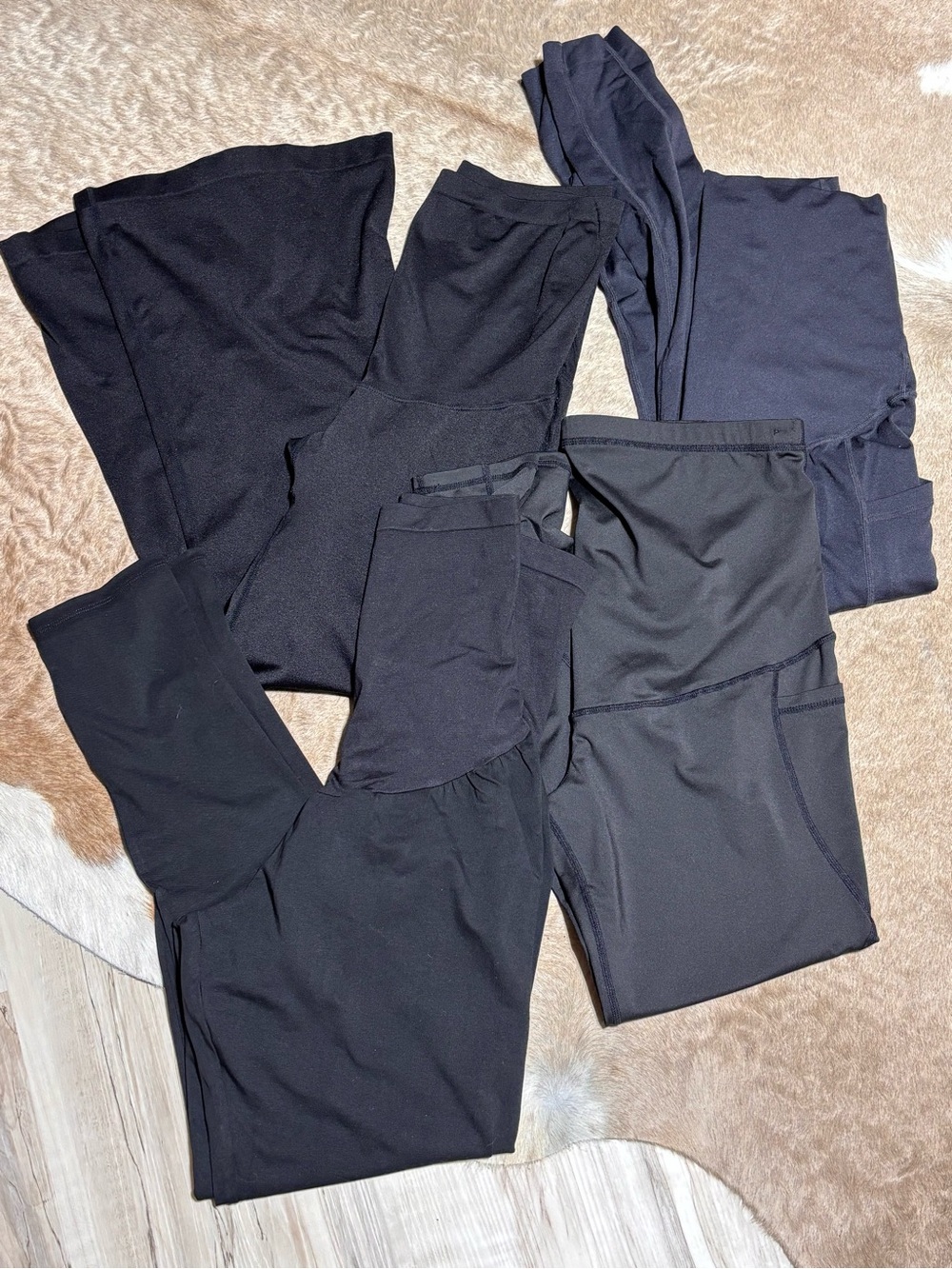 Lot of 4 maternity yoga pants skinny flare all size medium